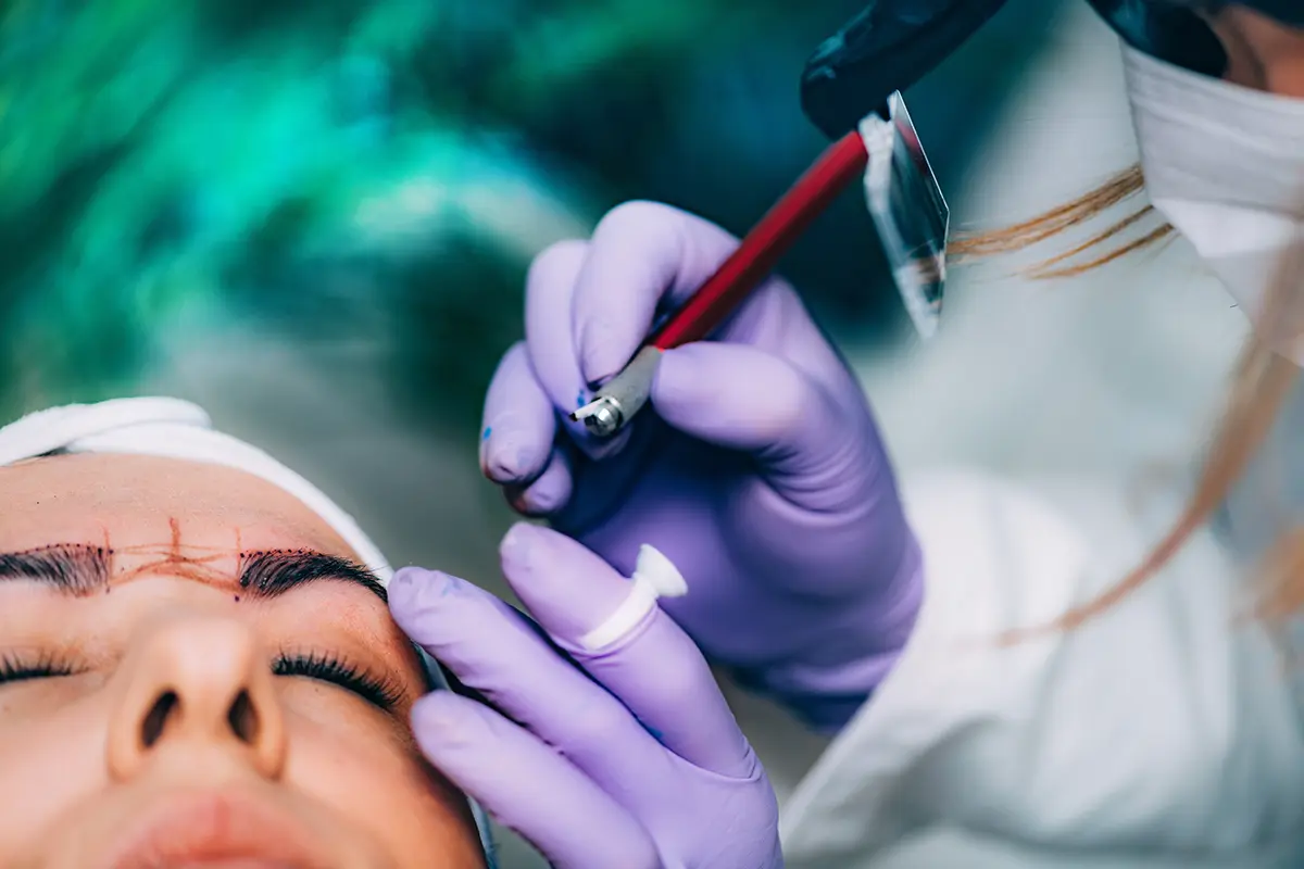 Micropigmentación médico-estética. Repoblación de cejas